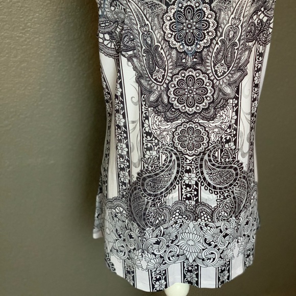 Tunic length top. Offers taken! - Picture 3 of 4